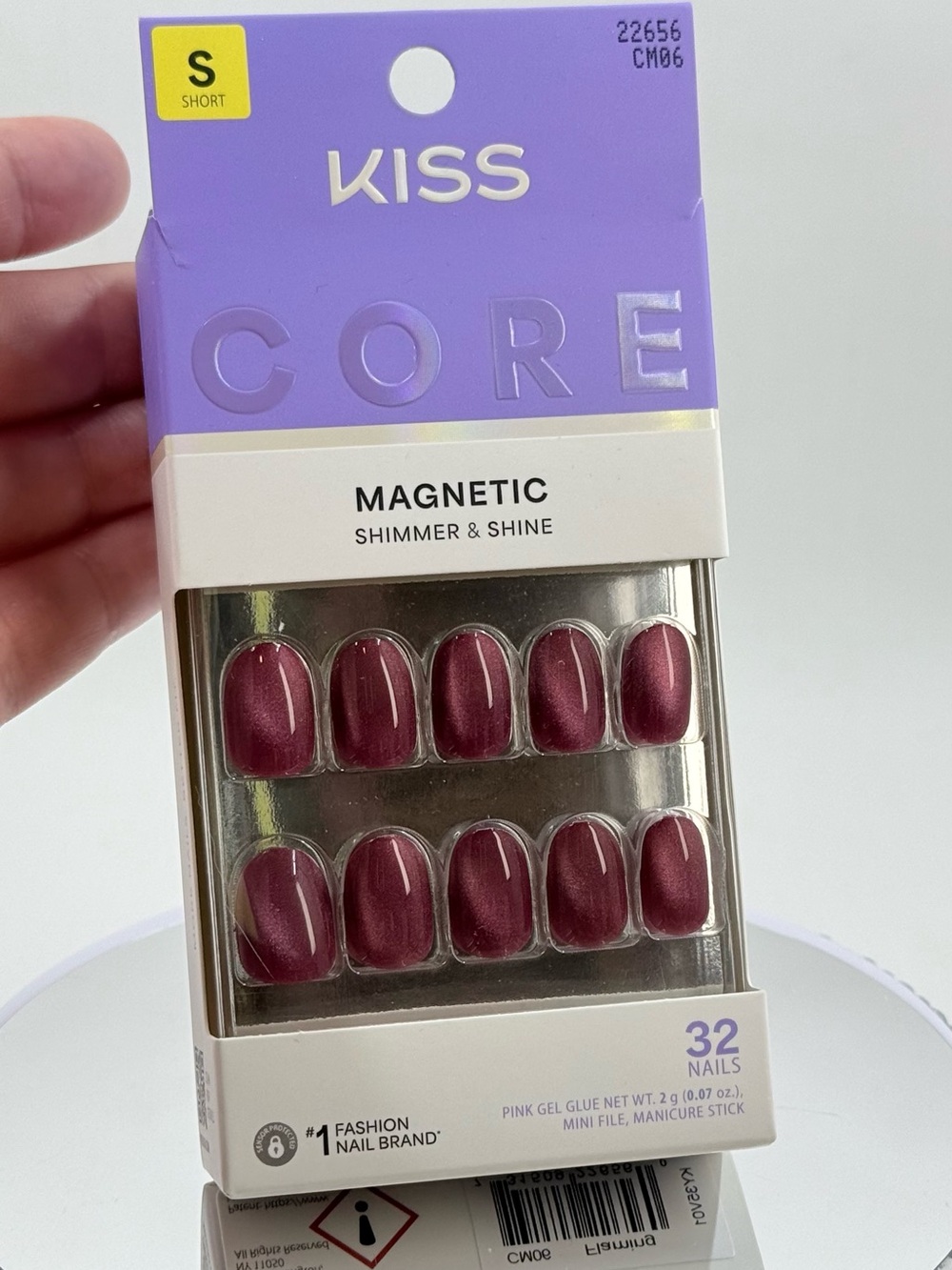 KISS Flaming Press-On Nails - shade Flaming BNIB so pretty!